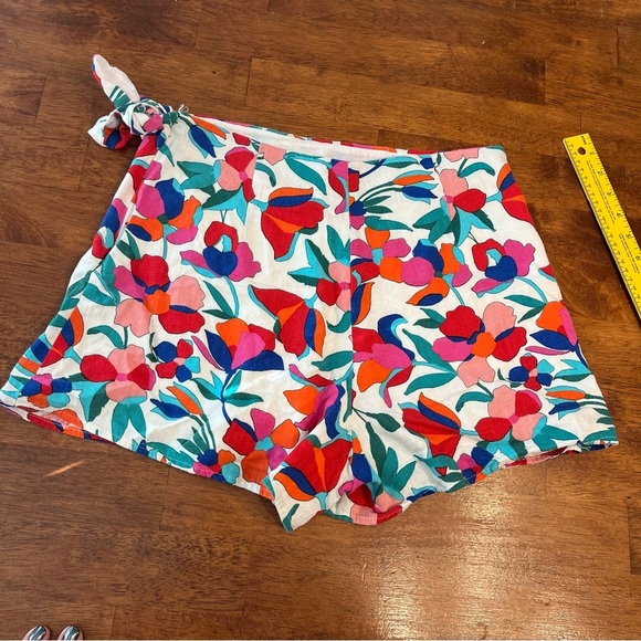 Karlie floral wrap tie skort women’s size large blue red pink - Picture 8 of 9